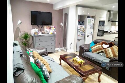 Brand New Lounge / Kitchen (With Separate Utility)