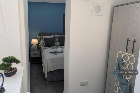 Room 2 Ensuite