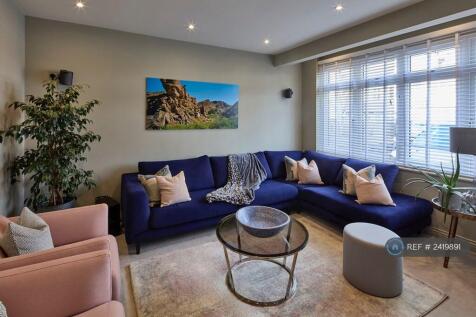 Front Reception/Lounge