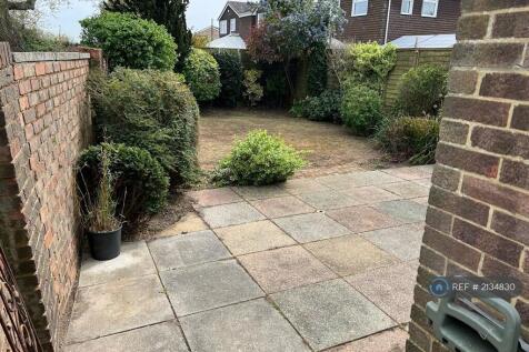 Patio - Back Garden 