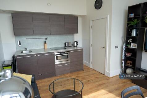 Living Room/Kitchen