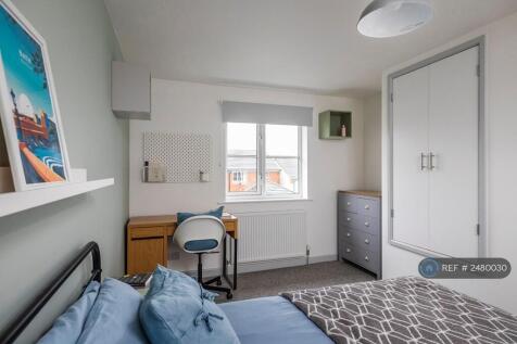 Room 6- Built In Wardrobes