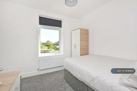Bedroom 2 (1)