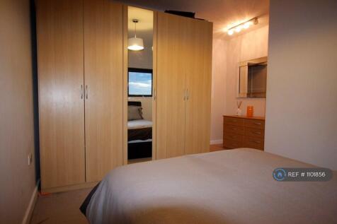 5 Door Mirrored Wardrobe, Bright Dressing Area, ..