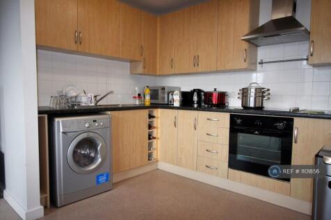 Fully Fitted Kitchen