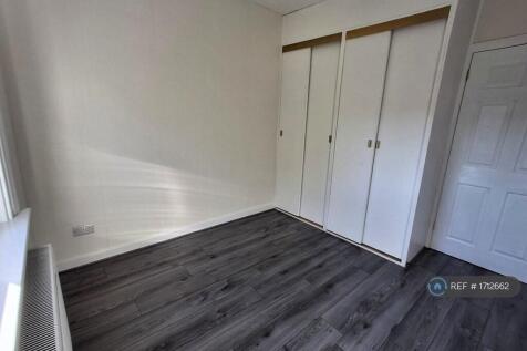 Bedroom 2 With Wardrobe