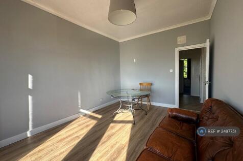 Living Room (2)