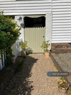 Private Alleyway To Courtyard