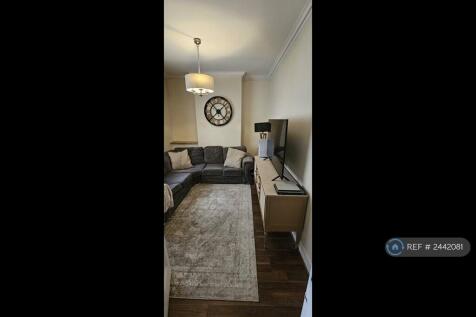 Downstairs Double Bedroom / Living Room