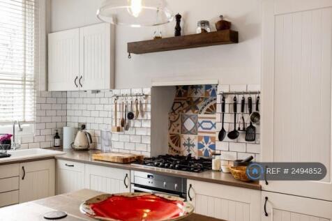Dishwasher And Washing Machine Available
