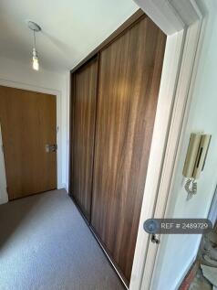 Walk-In Dressing Room 
