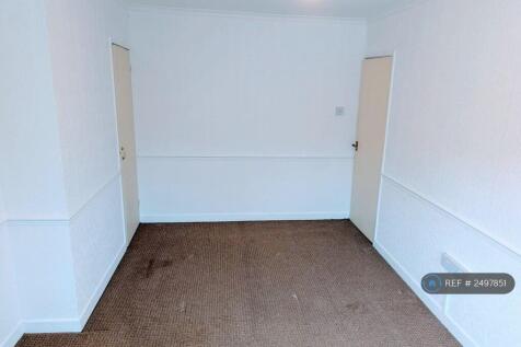 Large Bedroom 