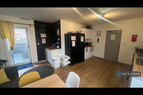 Kitchen/Living Area 
