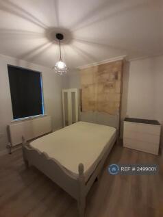 Grd Fl Large Double Bedroom Available £820