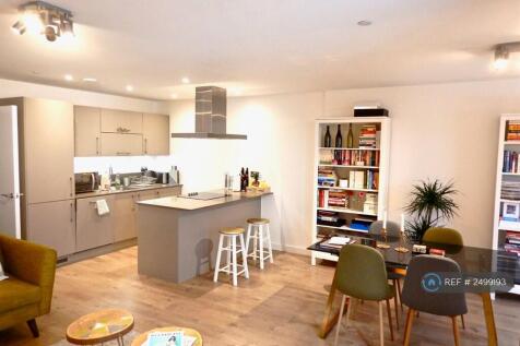 Kitchen / Dining Area