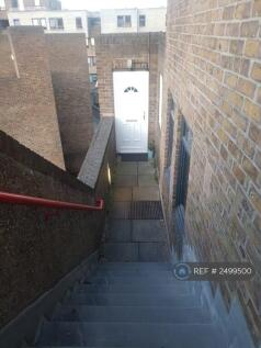 Private Entrance Overlooking The Docks