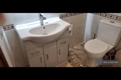Brand New Vanity, Sink, Tap &amp; Mirror