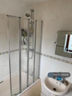 Ensuite Bedroom 1