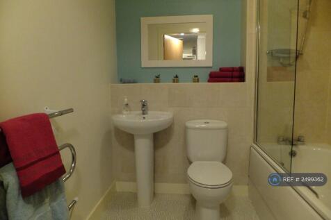 Main Bathroom For Room 2