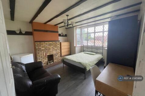Available Downstairs Bed Rm With Personal Fridge