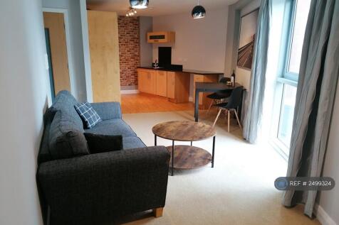 Living Room &amp; Open Plan Kitchen