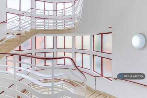 Main Entrance Stair Case 