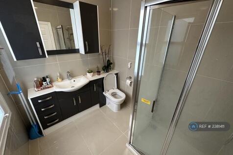 Large En Suite