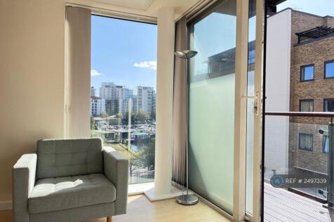Lounge (Marina Views)
