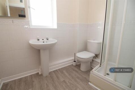 Bedroom 1  Ensuit
