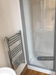 1st Floor Ensuite To Bed 2