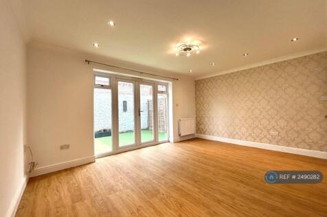 Large Open Plan Lounge To Private Garden