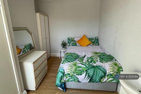 Upstairs_double_bedroom