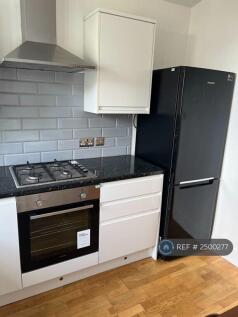 Kitchen - Hub, Oven, Fridge-Freezer