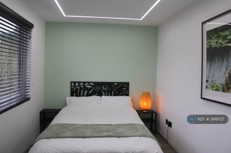 En-Suite Room 7