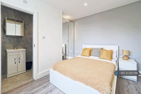 Room 4 - Available On 1st June (£999)