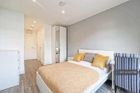 Room 5 - Available On 1st July £1,135 
