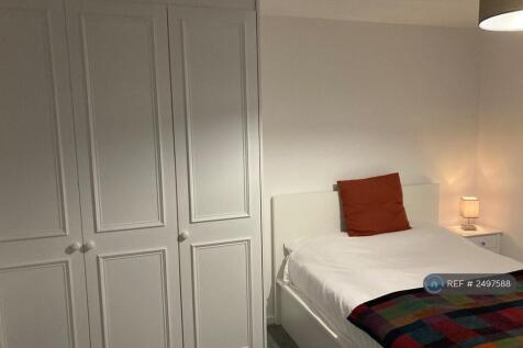 Room 4 - Available On 26th July (£750)