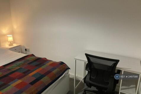 Room 5 - Available On 26th July (£725)