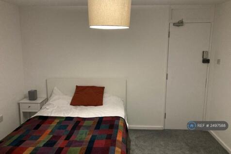Room 2 - Available On 1st August (£800)