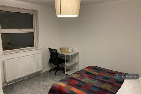 Room 2 - Available On 1st August (£800)
