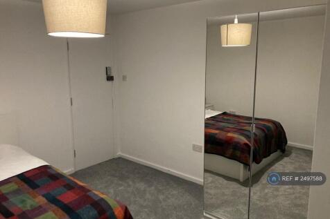 Room 2 - Available On 1st August (£800)