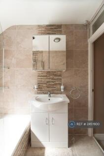 Upstairs Shared Bathroom