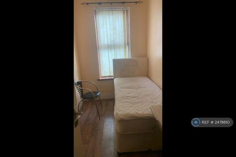 Single Room On 1st Floor Available Now 