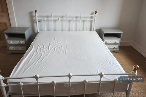 Main Bedroom - Bed