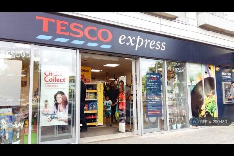 Supermarket 1 Min Walk From The Flat