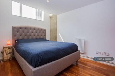 Bedroom (King-Size Bed)