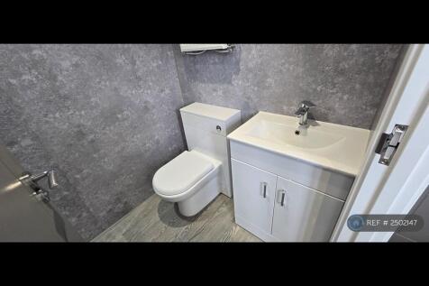 Bedroom 1 Ensuite