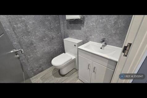 Bedroom 2 Ensuite