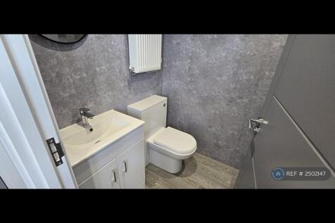 Bedroom 3 Ensuite