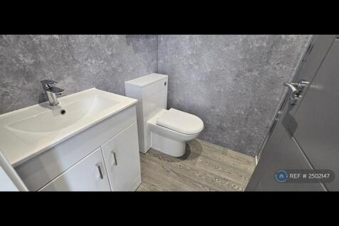 Bedroom 4 Ensuite